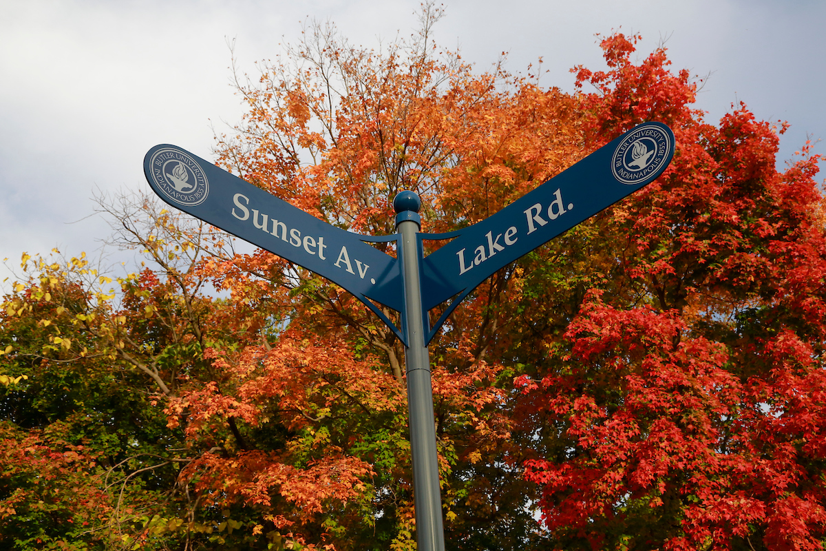 Sunset Avenue and Lake Road crossing signs
